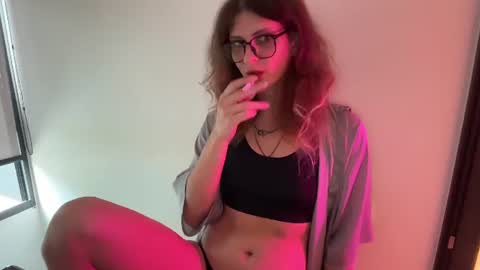 Snapshot of alicepinkhead chatting on June 2026 10:15:01 AM AlicePinkhead online show from June 2026 10:15:01 AM