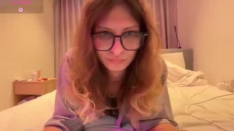 Snapshot of alicepinkhead chatting on July 2026 09:46:01 AM AlicePinkhead online show from July 2026 09:46:01 AM