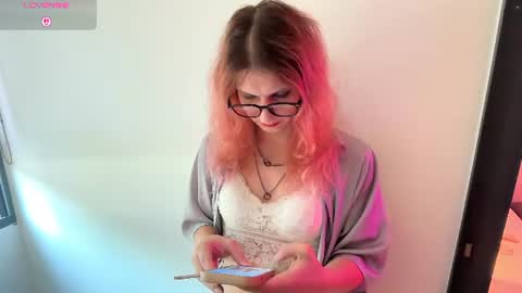 Snapshot of alicepinkhead chatting on July 2026 09:00:02 AM AlicePinkhead online show from July 2026 09:00:02 AM