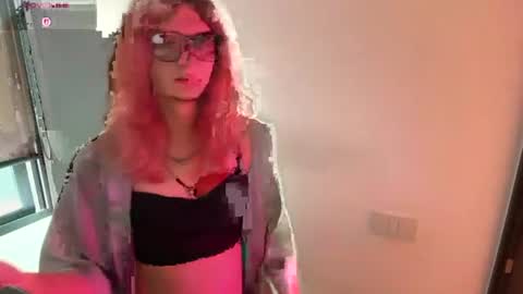 Snapshot of alicepinkhead chatting on July 2026 10:46:02 AM AlicePinkhead online show from July 2026 10:46:02 AM