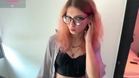 Snapshot of alicepinkhead chatting on July 2026 09:19:02 AM AlicePinkhead online show from July 2026 09:19:02 AM