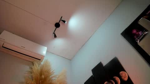 ALICE  online show from November 2025 09:59:01 PM