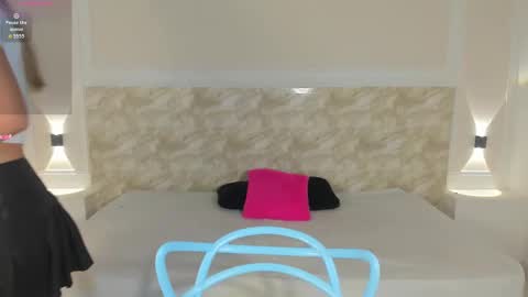 AliceRoss online show from October 2025 08:17:01 PM