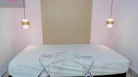 AliceRoss online show from April 2026 08:01:02 PM