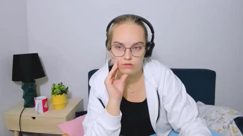 alicesensitive online show from October 2025 04:22:01 AM