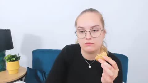 alicesensitive online show from October 2025 10:02:02 AM