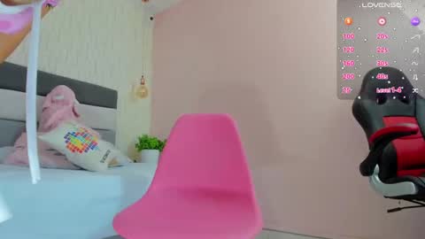          online show from February 2025 01:54:01 PM