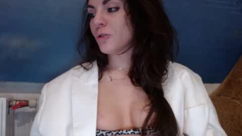 Snapshot of alicetailorrr chatting on September 2025 11:15:02 PM AliceTailorrr online show from September 2025 11:15:02 PM