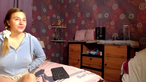 Snapshot of alicewetsquirt chatting on February 2026 12:49:01 AM alicewetsquirt online show from February 2026 12:49:01 AM