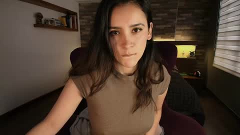 Snapshot of alicewillow chatting on June 2026 10:22:02 PM Alice online show from June 2026 10:22:02 PM