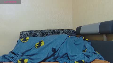 AliceWoolfy online show from November 2025 08:41:01 PM