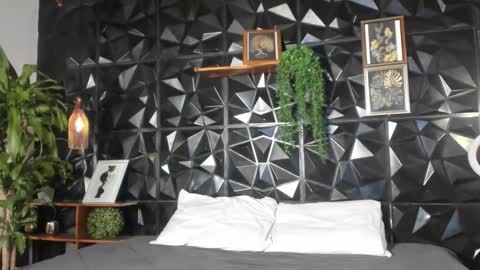 Snapshot of alicia_colton chatting on March 2026 12:11:01 PM Alicia online show from March 2026 12:11:01 PM