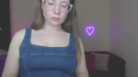 Alicia online show from February 2025 04:30:02 PM