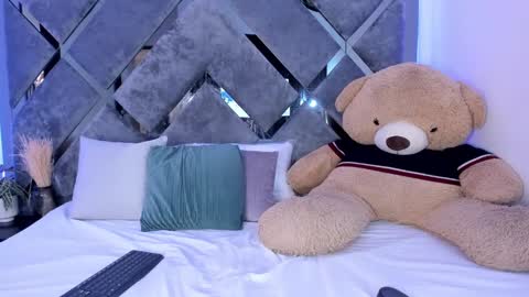 Alice  online show from December 2024 02:44:01 PM