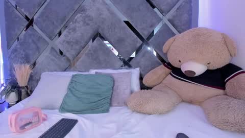 Alice  online show from January 2025 01:35:02 PM