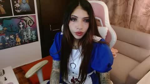 ALICIA  online show from October 2025 04:00:02 AM