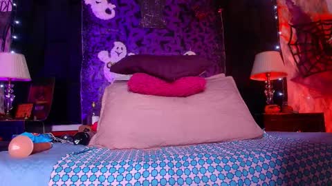 Alicia Kyse  online show from October 2025 03:16:01 AM