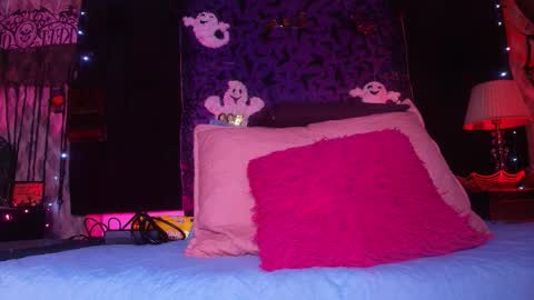 Alicia Kyse  online show from October 2025 03:18:02 AM