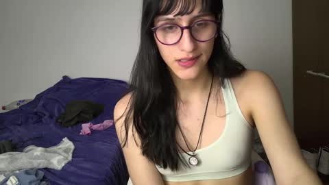 Snapshot of alicia_love29 chatting on January 2025 01:41:01 AM Alice online show from January 2025 01:41:01 AM