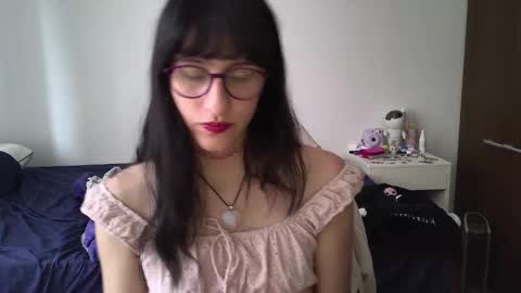 Snapshot of alicia_love29 chatting on January 2025 08:42:01 PM Alice online show from January 2025 08:42:01 PM