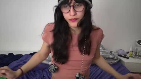 Snapshot of alicia_love29 chatting on February 2025 02:44:02 AM Alice online show from February 2025 02:44:02 AM
