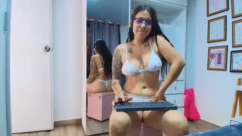 Snapshot of alicia_rainbow chatting on April 2026 08:25:02 PM alicia_rainbow online show from April 2026 08:25:02 PM