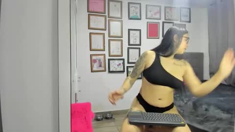 Snapshot of alicia_rainbow chatting on May 2026 04:07:02 AM alicia_rainbow online show from May 2026 04:07:02 AM
