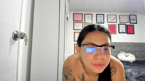 alicia_rainbow online show from June 2026 06:52:02 AM