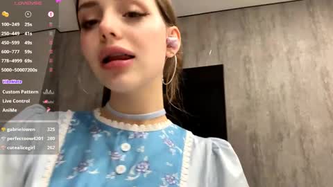 Snapshot of aliciacampbellia chatting on April 2026 06:19:01 PM Alice online show from April 2026 06:19:01 PM