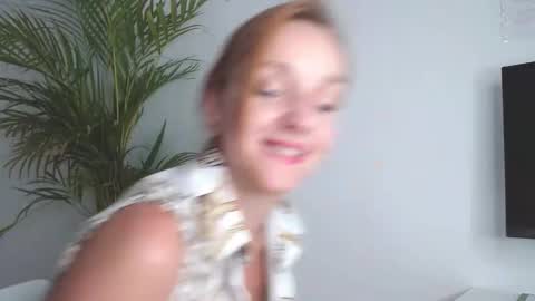 Alicia online show from October 2025 02:17:02 PM