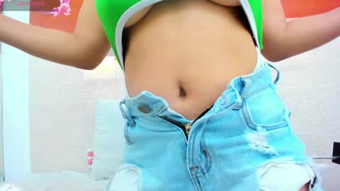 Snapshot of alicie_green chatting on January 2025 02:42:02 AM im tutti online show from January 2025 02:42:02 AM