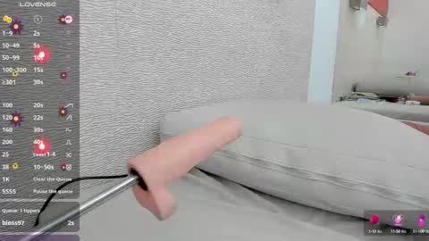 Snapshot of alicie_green chatting on March 2025 05:53:02 AM im tutti online show from March 2025 05:53:02 AM