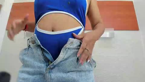 Snapshot of alicie_green chatting on November 2025 02:43:02 AM im tutti online show from November 2025 02:43:02 AM