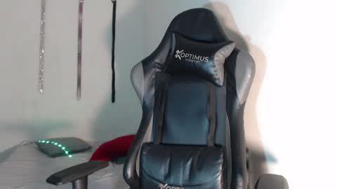 Snapshot of alid_17 chatting on December 2024 10:13:01 AM Alid 17 online show from December 2024 10:13:01 AM