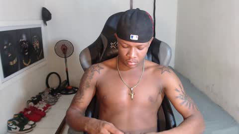 Snapshot of alid_17 chatting on December 2024 08:14:02 PM Alid 17 online show from December 2024 08:14:02 PM