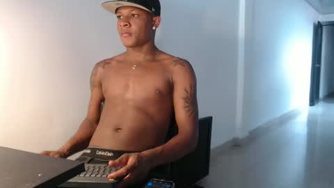 Snapshot of alid_17 chatting on March 2025 08:20:02 PM Alid 17 online show from March 2025 08:20:02 PM