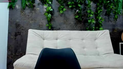 Snapshot of aliice_greco chatting on November 2025 04:29:02 PM Alice online show from November 2025 04:29:02 PM