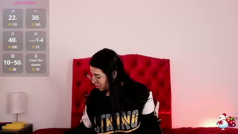 aliice_walker_ online show from December 2024 12:44:02 PM