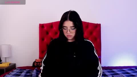 aliice_walker_ online show from December 2024 03:25:02 PM