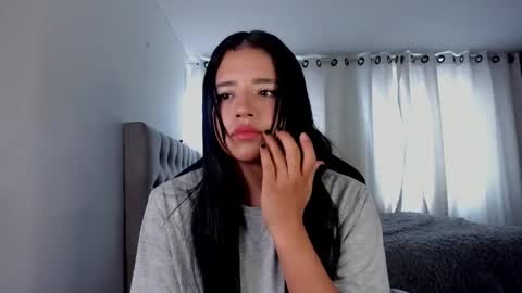 aliice_walker_ online show from March 2026 05:06:02 PM