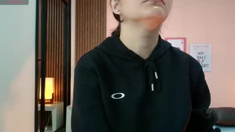 Alina online show from April 2026 11:38:02 AM