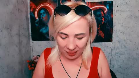 Snapshot of alinafrey_ chatting on June 2026 06:26:02 AM Alina online show from June 2026 06:26:02 AM