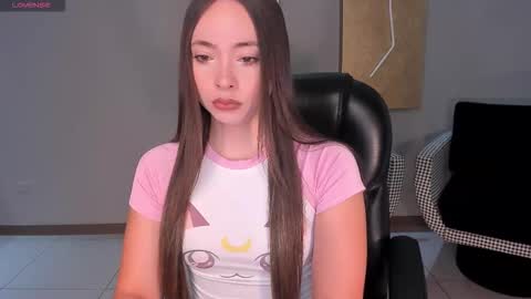 alinakravitz_ online show from October 2025 12:15:01 PM