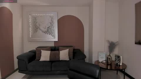 alinakravitz_ online show from April 2026 06:08:02 PM