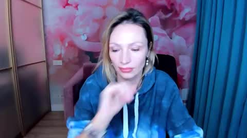 AlinaMoor online show from December 2025 12:45:01 PM