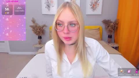 alinaocean online show from November 2025 01:59:02 PM
