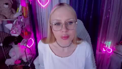 alinaocean online show from April 2026 04:30:01 PM