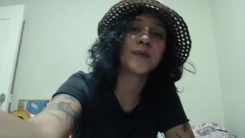 Snapshot of alinawoolf_ chatting on May 2026 02:07:02 AM Ali online show from May 2026 02:07:02 AM
