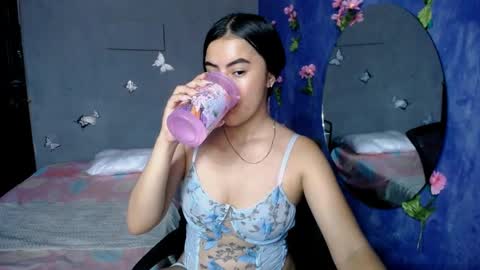 Snapshot of alis_jones__ chatting on September 2025 06:40:02 PM Alis jines online show from September 2025 06:40:02 PM