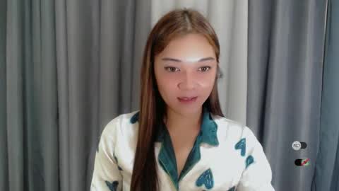 Snapshot of alisa_kiss_ chatting on February 2025 04:40:01 PM Shanti xhey online show from February 2025 04:40:01 PM